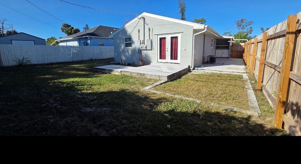 Ft. Myers House: 5639 Fourth Avenue