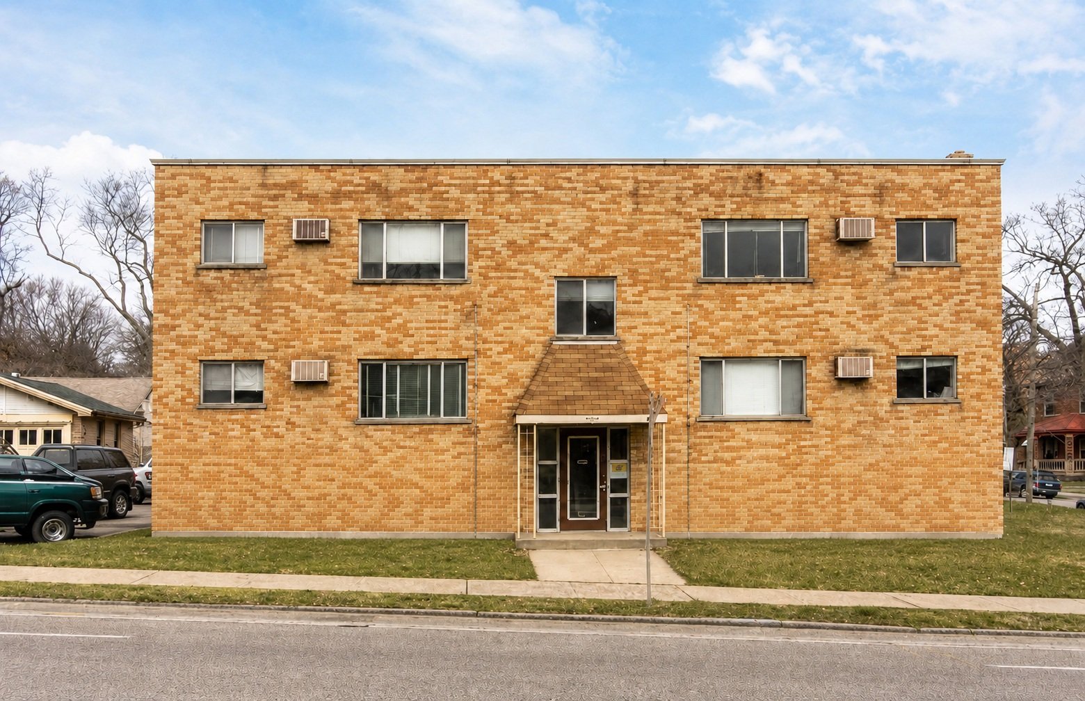 Cincinnati Apartment: 4004 W 8th St