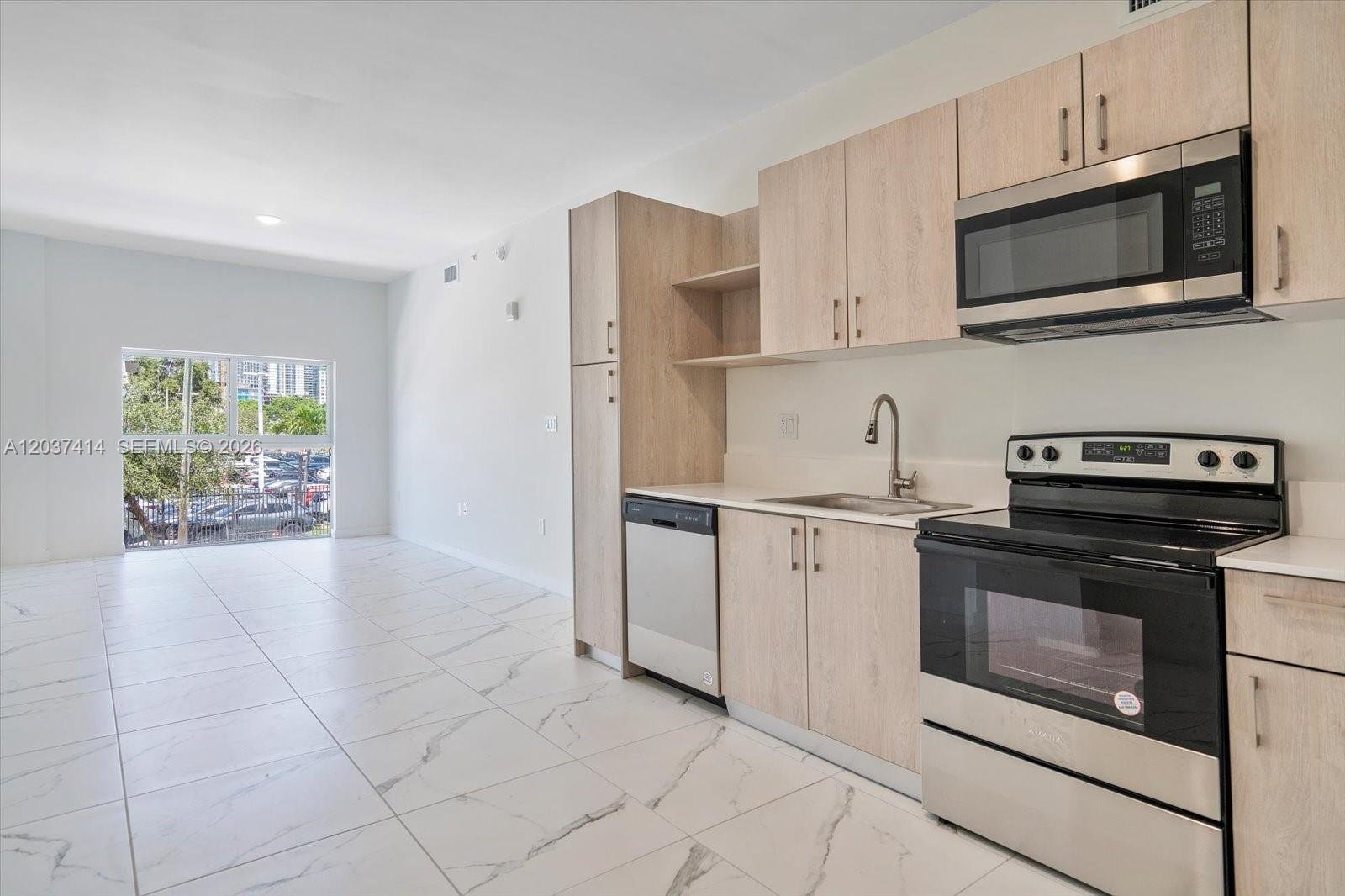 Miami Condo: 420 SW 7th Ave
