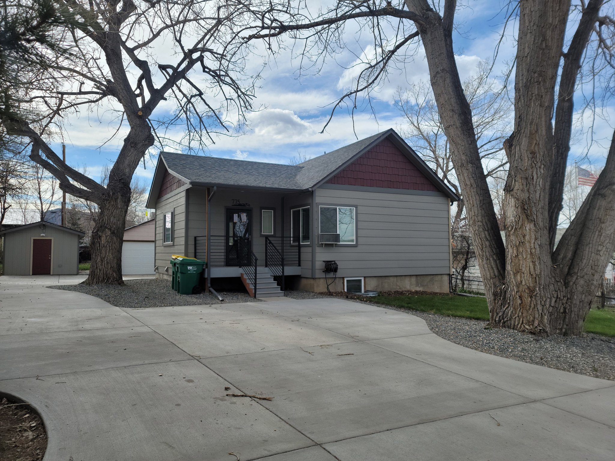 Golden Multiplex: 775 Kilmer Street
