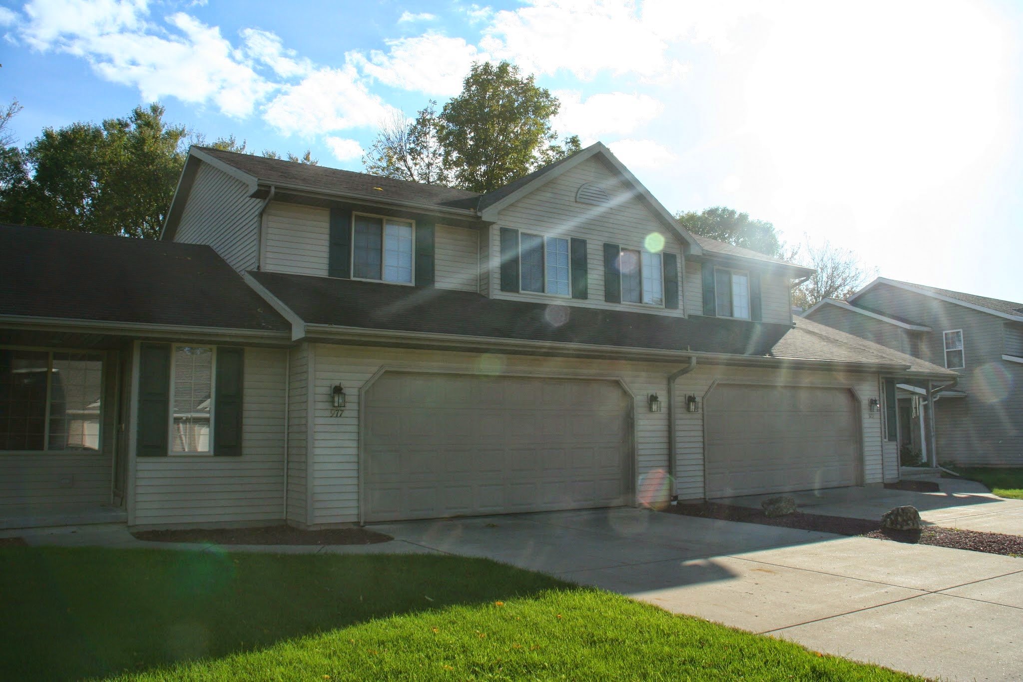 DePere Multiplex: 977-979 Aldrin St