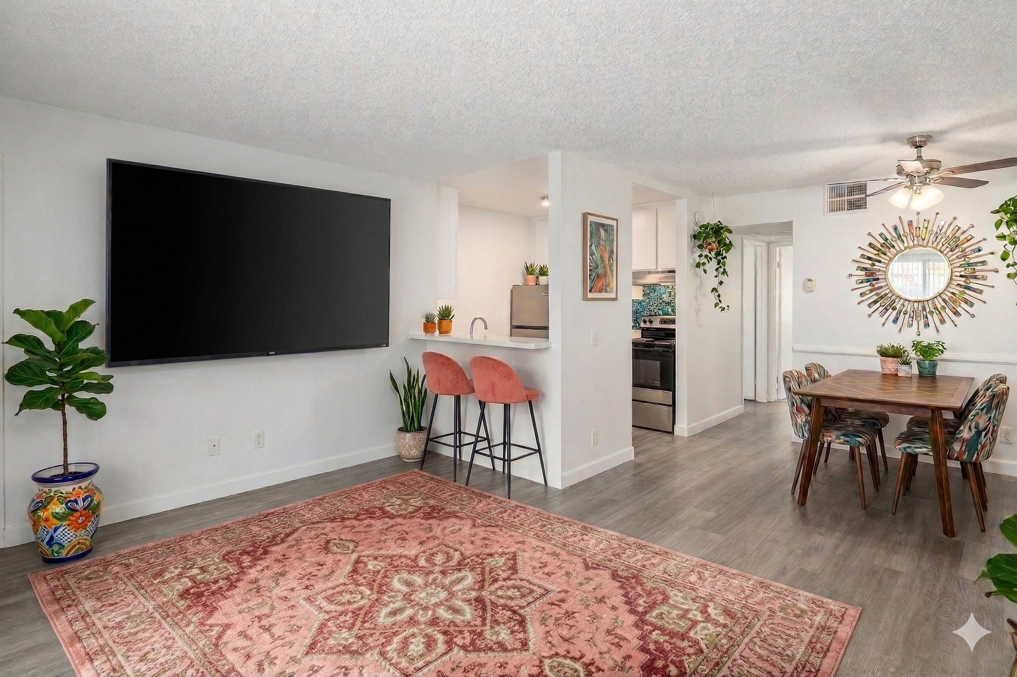 Canoga Park Apartment: 8726 Independence Ave.