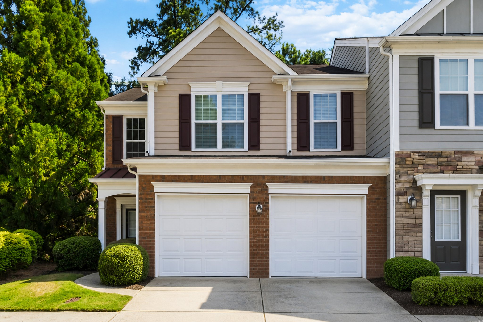 ROSWELL Townhome: 105 Finchley Dr.