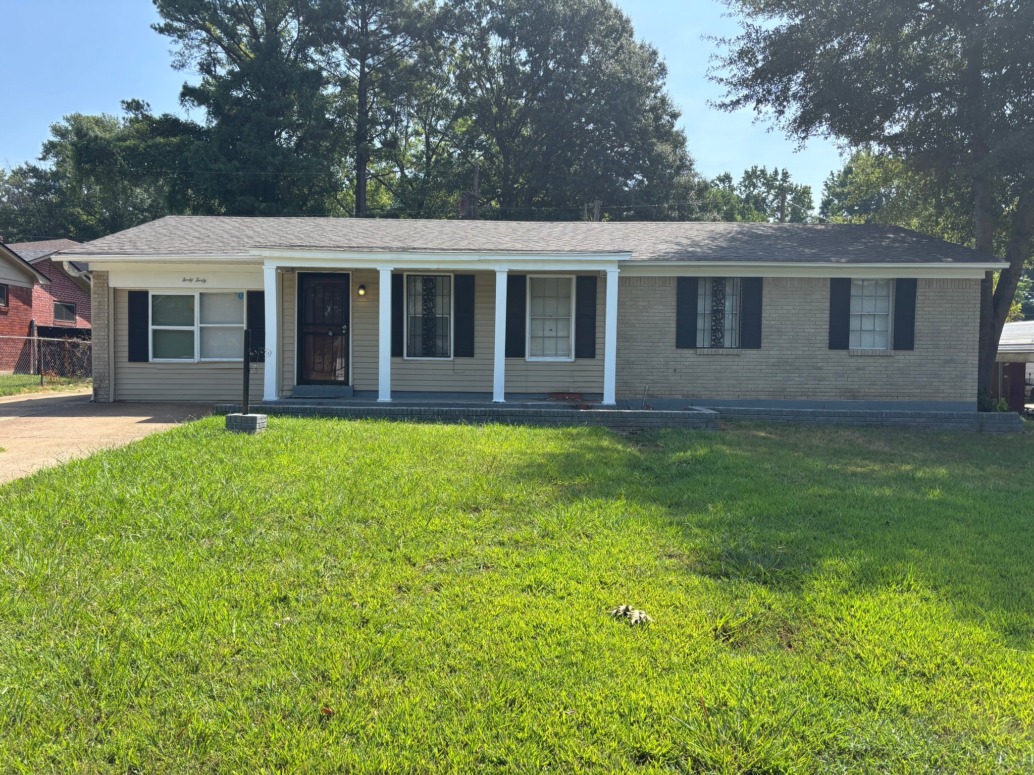 Memphis House: 4040 Trevathan Circle