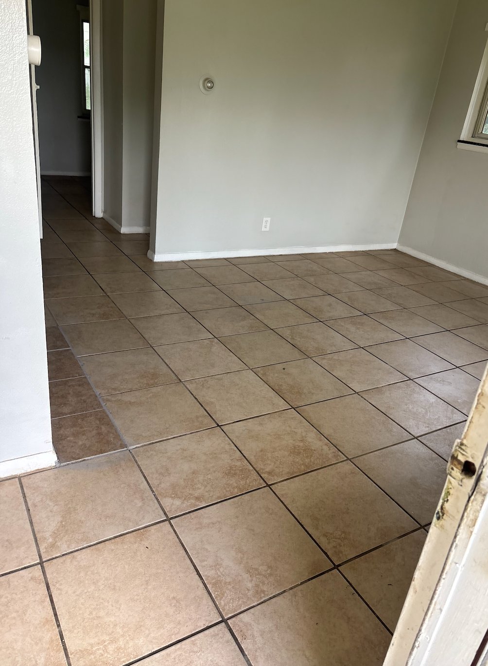 Akron Apartment: 1015-1077 Neville Ave