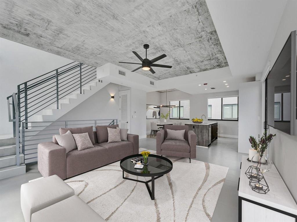 Fort Lauderdale Townhome: 924 NE 4TH St
