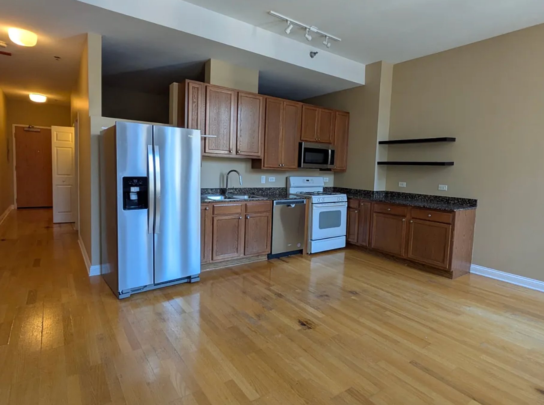 Chicago Condo: 8 w monroe st