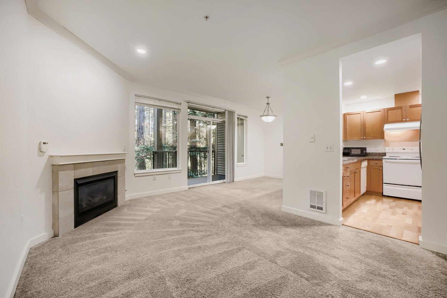 Sammamish Condo: 25025 SE Klahanie Blvd