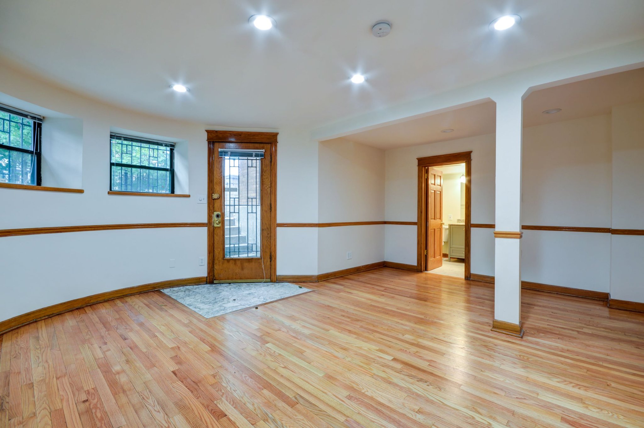 Chicago Apartment: 849 W Sheridan Rd