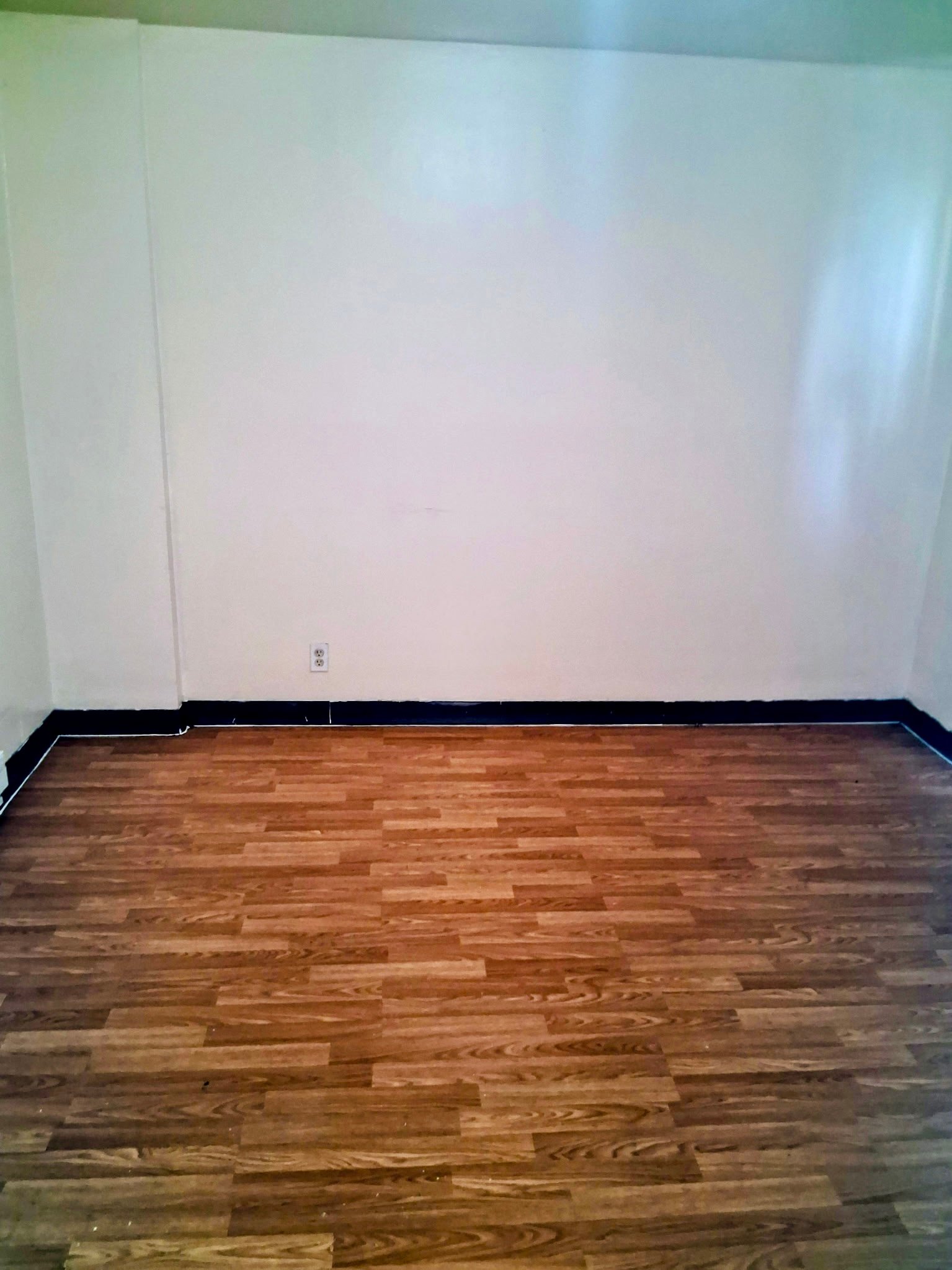 moseslake Apartment: 2016 W broadway