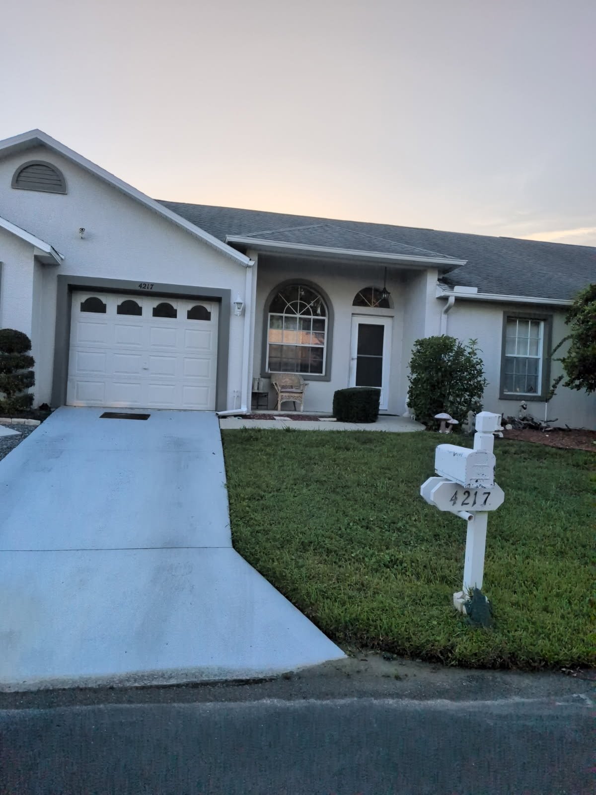 New Port Richey House: 4217 Prado Ln