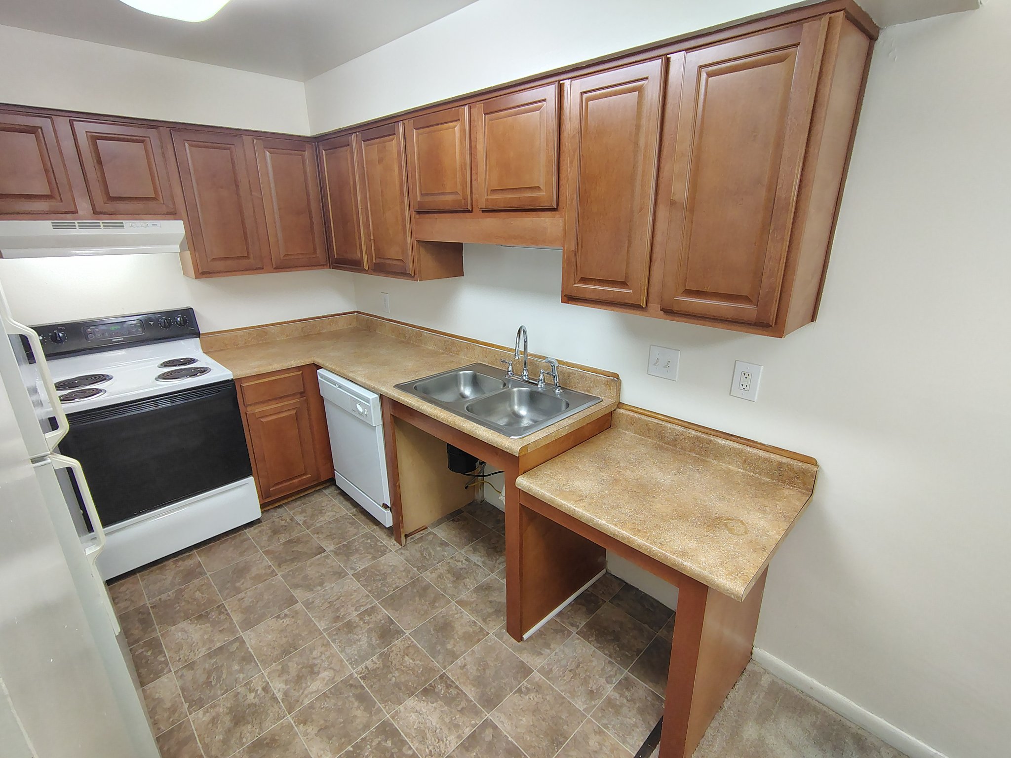 Lynchburg Apartment: 600 Reusens Road