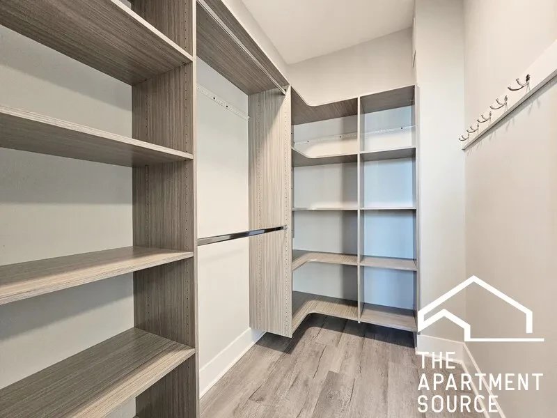 Glencoe Apartment: 373 Hazel Avenue #D7 Glencoe, IL 60022