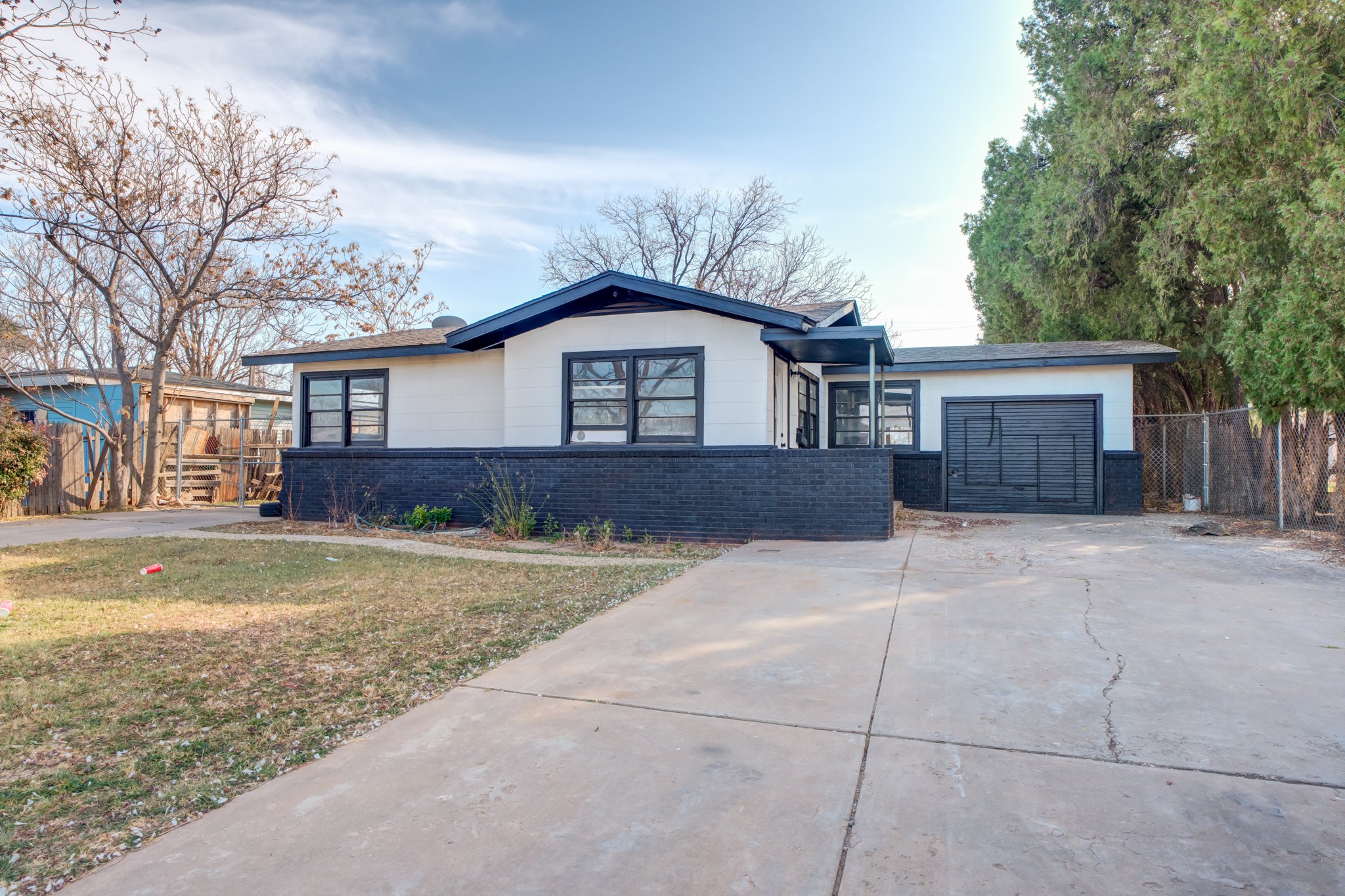 Lubbock House: 1913 63rd St