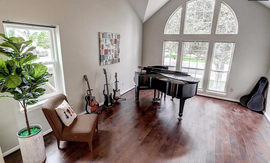 Westminster Single Room: 10012 Irving St