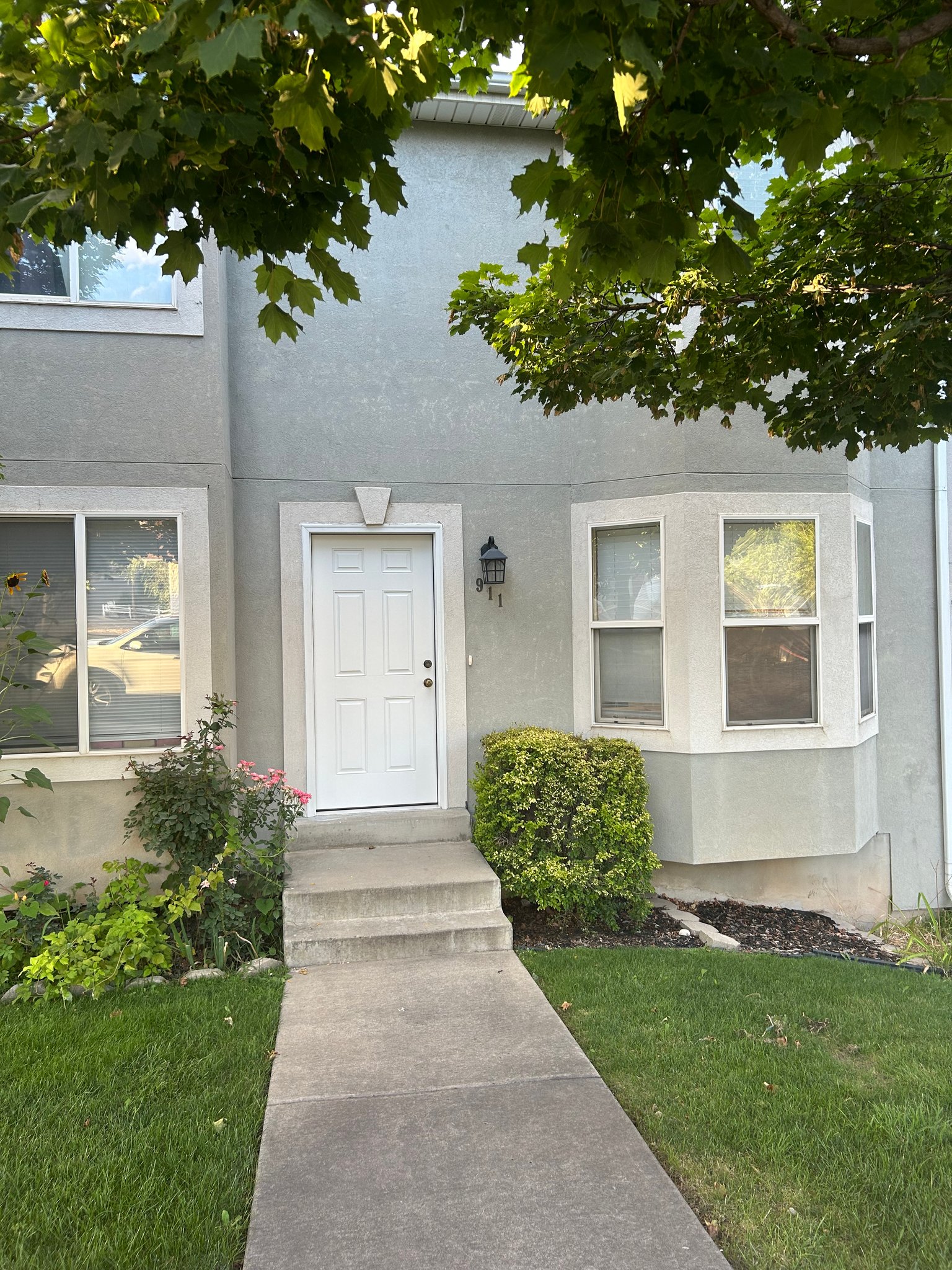 Payson Townhome: 911 East 1000 South