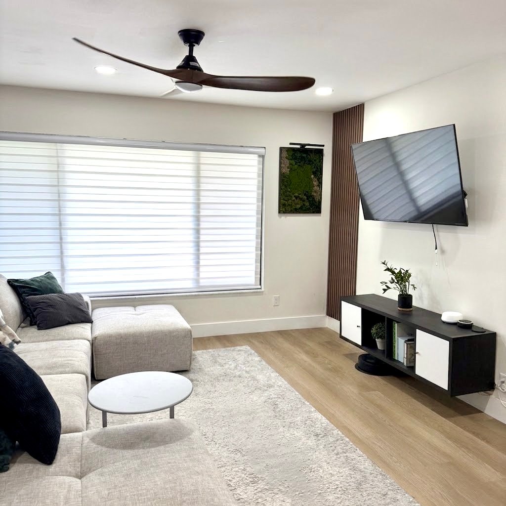 Hallandale Beach Townhome: 100 Southwest 7th Street