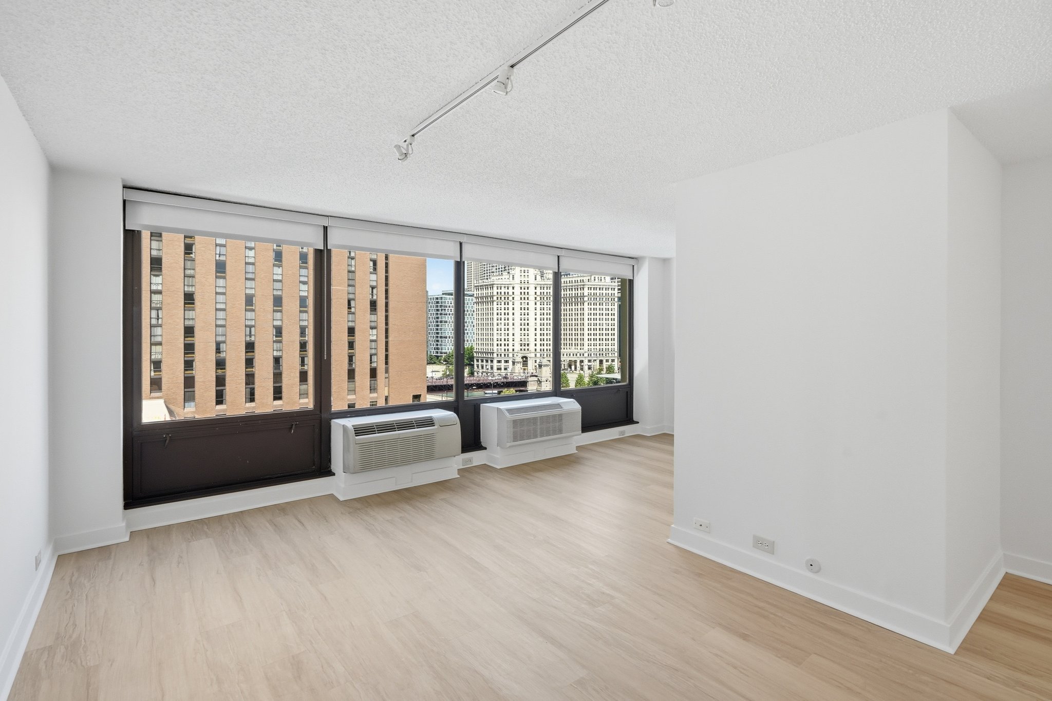 Chicago Condo: 237 E Wacker Dr