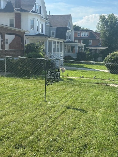 Baltimore House: 2707 Roslyn Avenue