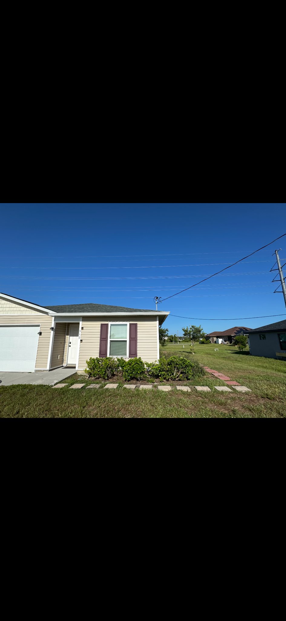Cape Coral House: 317 El Dorado Blvd N
