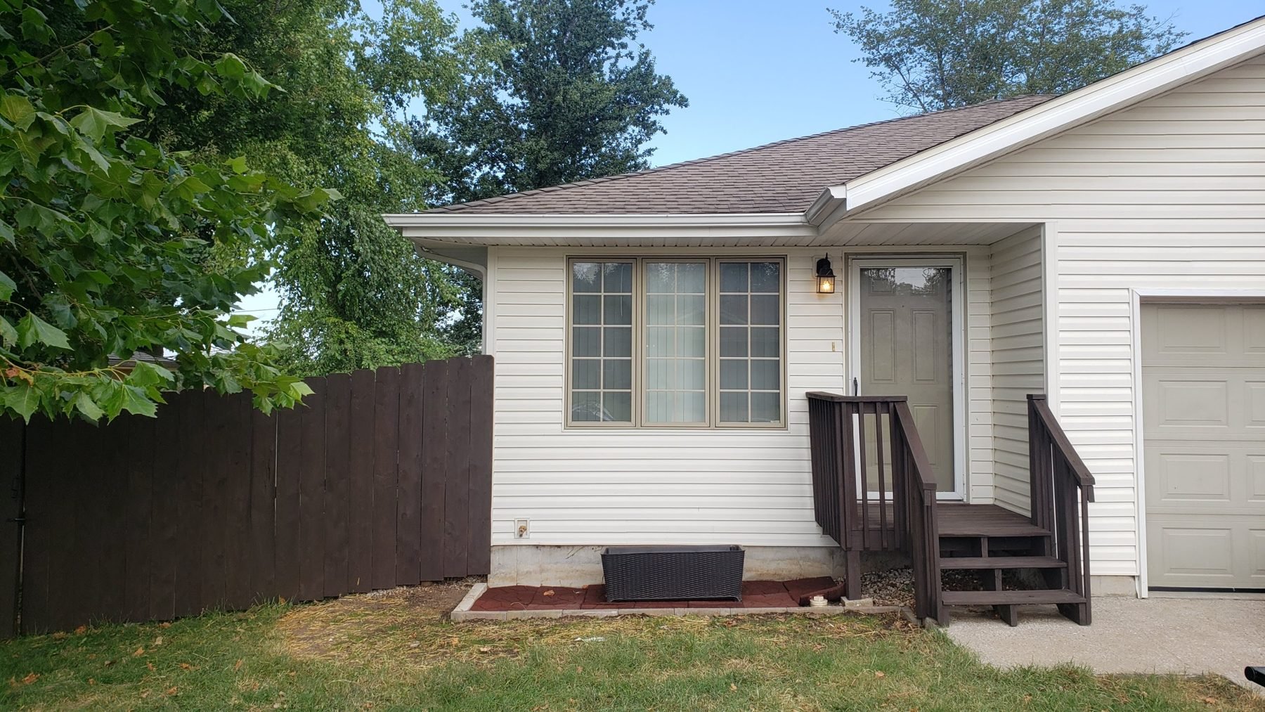 Springfield Townhome: 2977 West Village ln