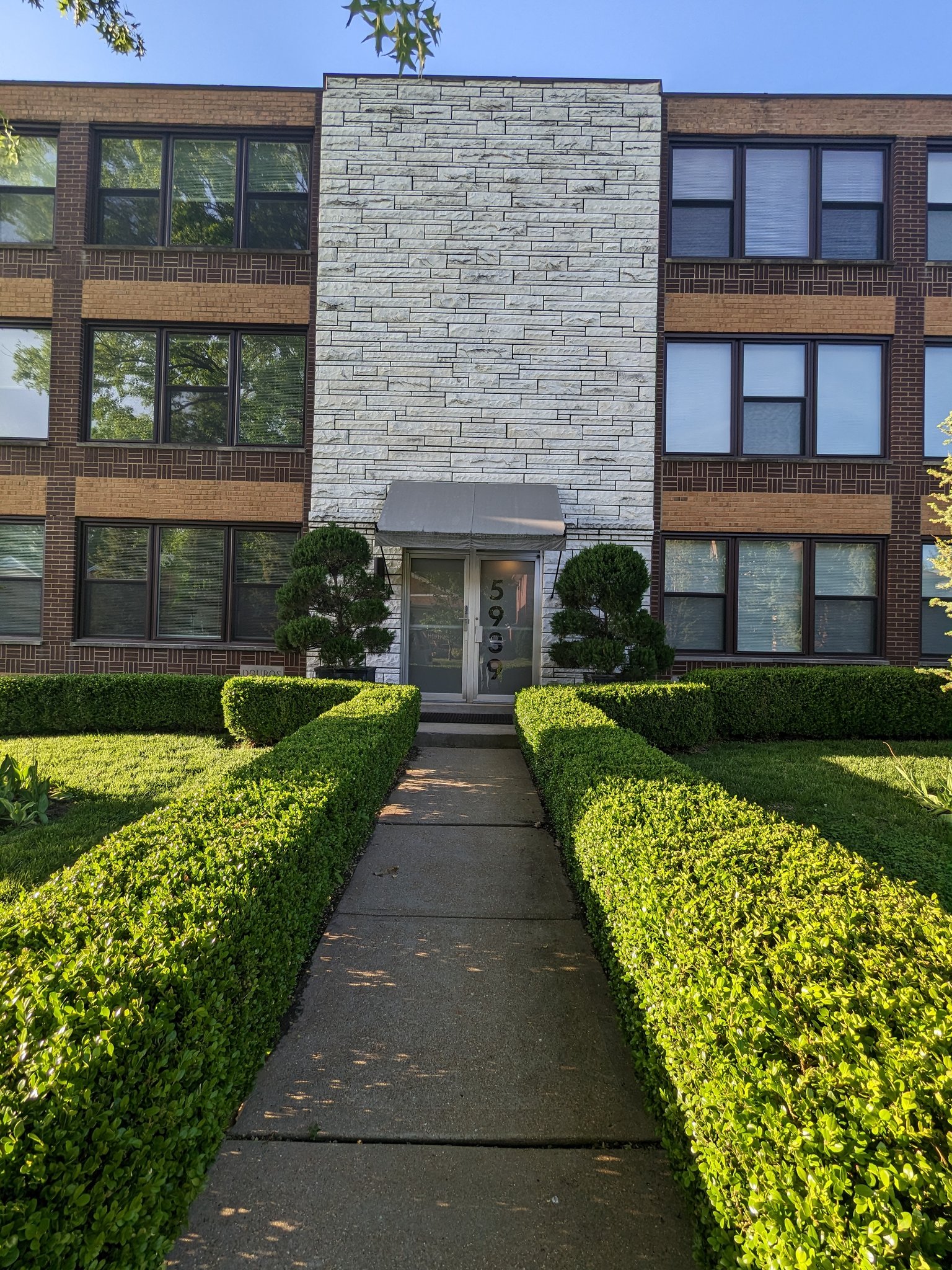 St Louis Apartment: 5939 Nagel