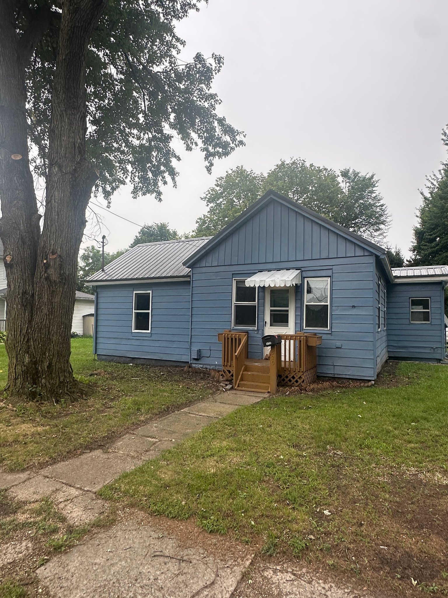 Lagrange House: 520 N Maple Street