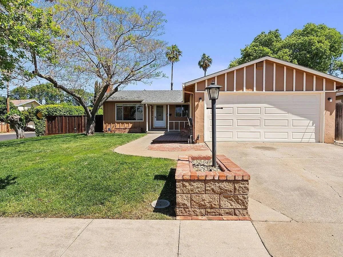 Concord House: 5515 Pennsylvania Blvd