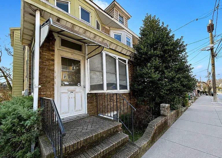 Trenton Apartment: 633 Edgewood Ave