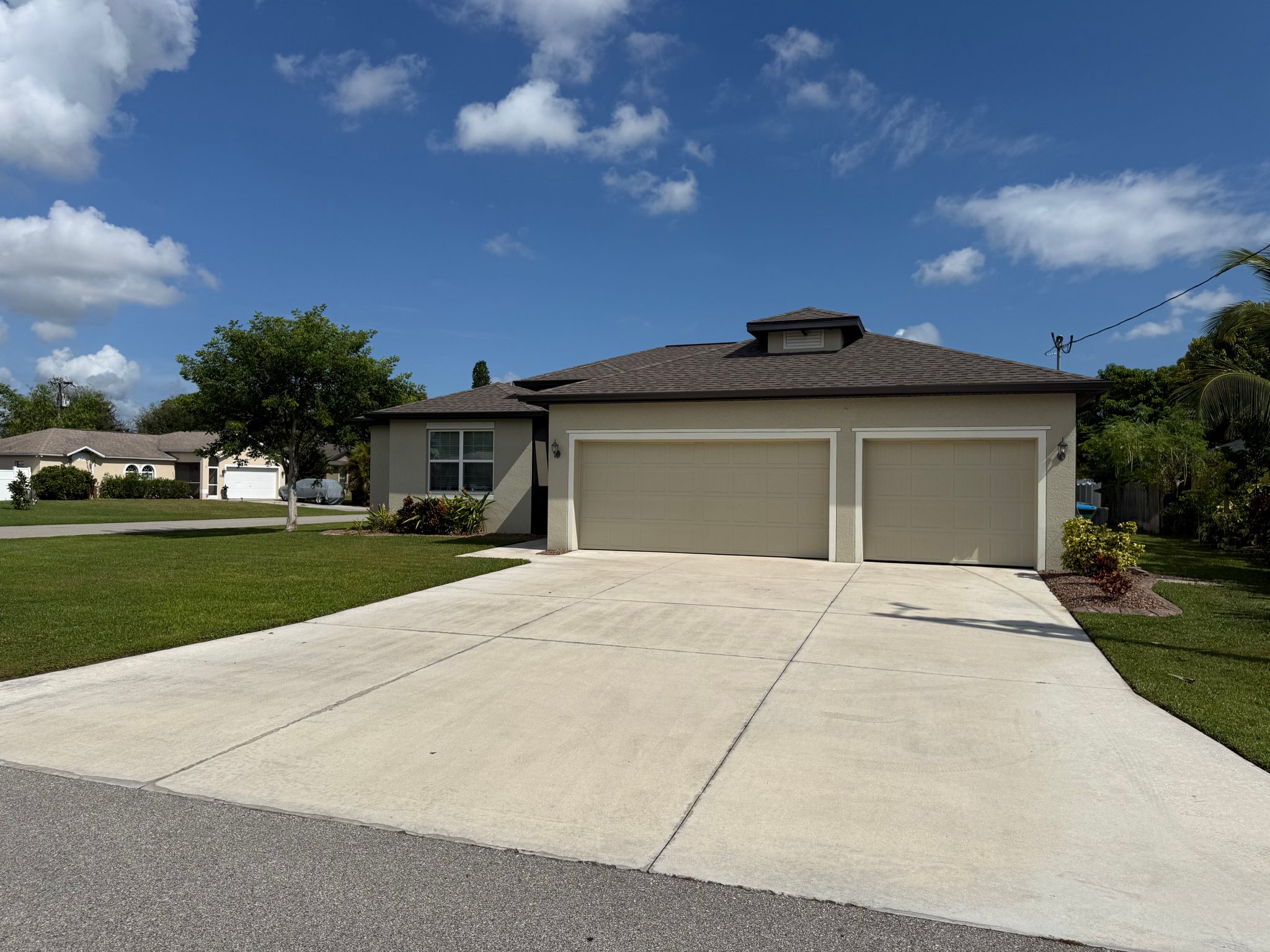 Cape Coral House: 903 SE 6th Ter