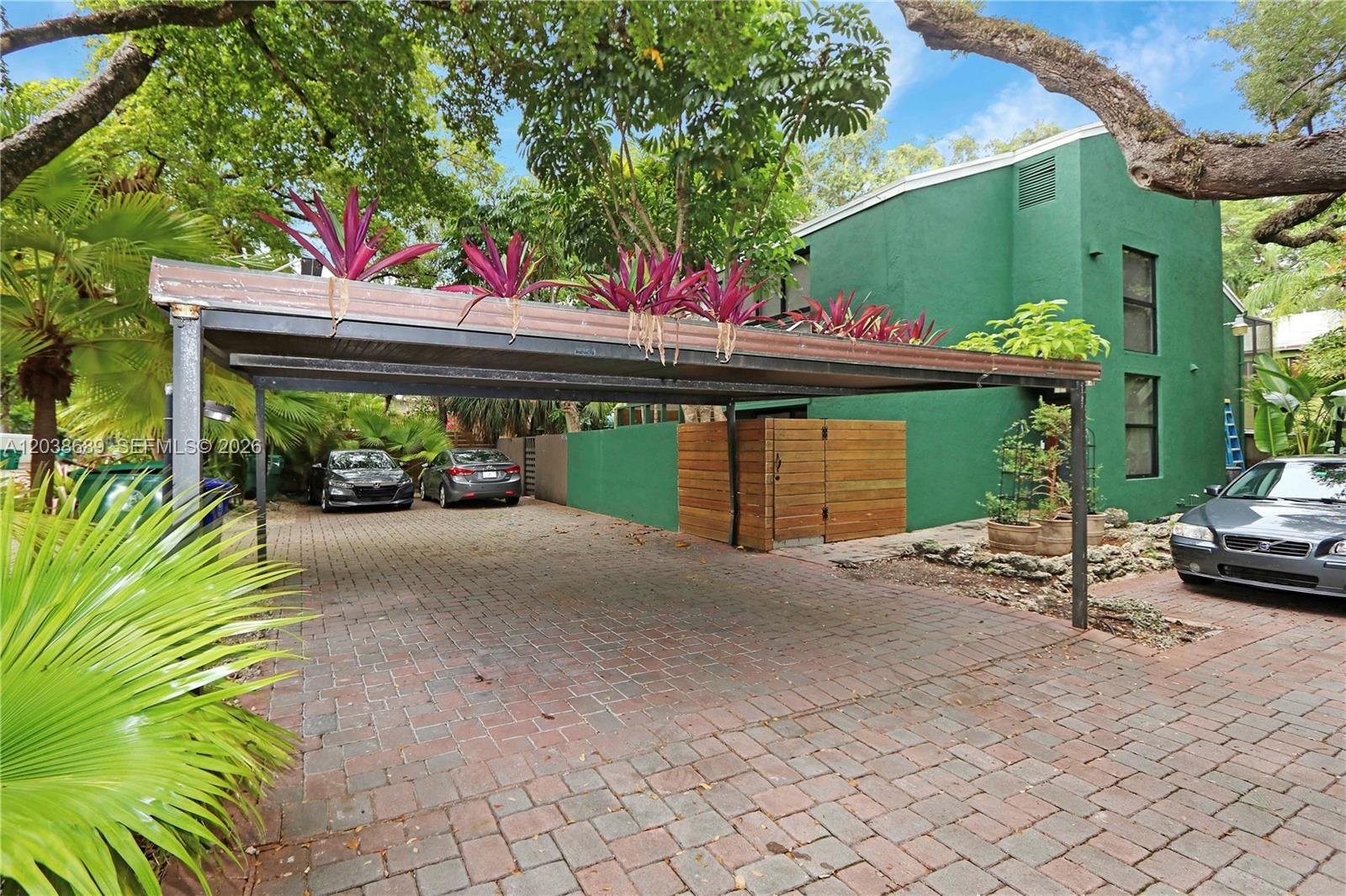 Miami Townhome: 3138 Mary St # 3138