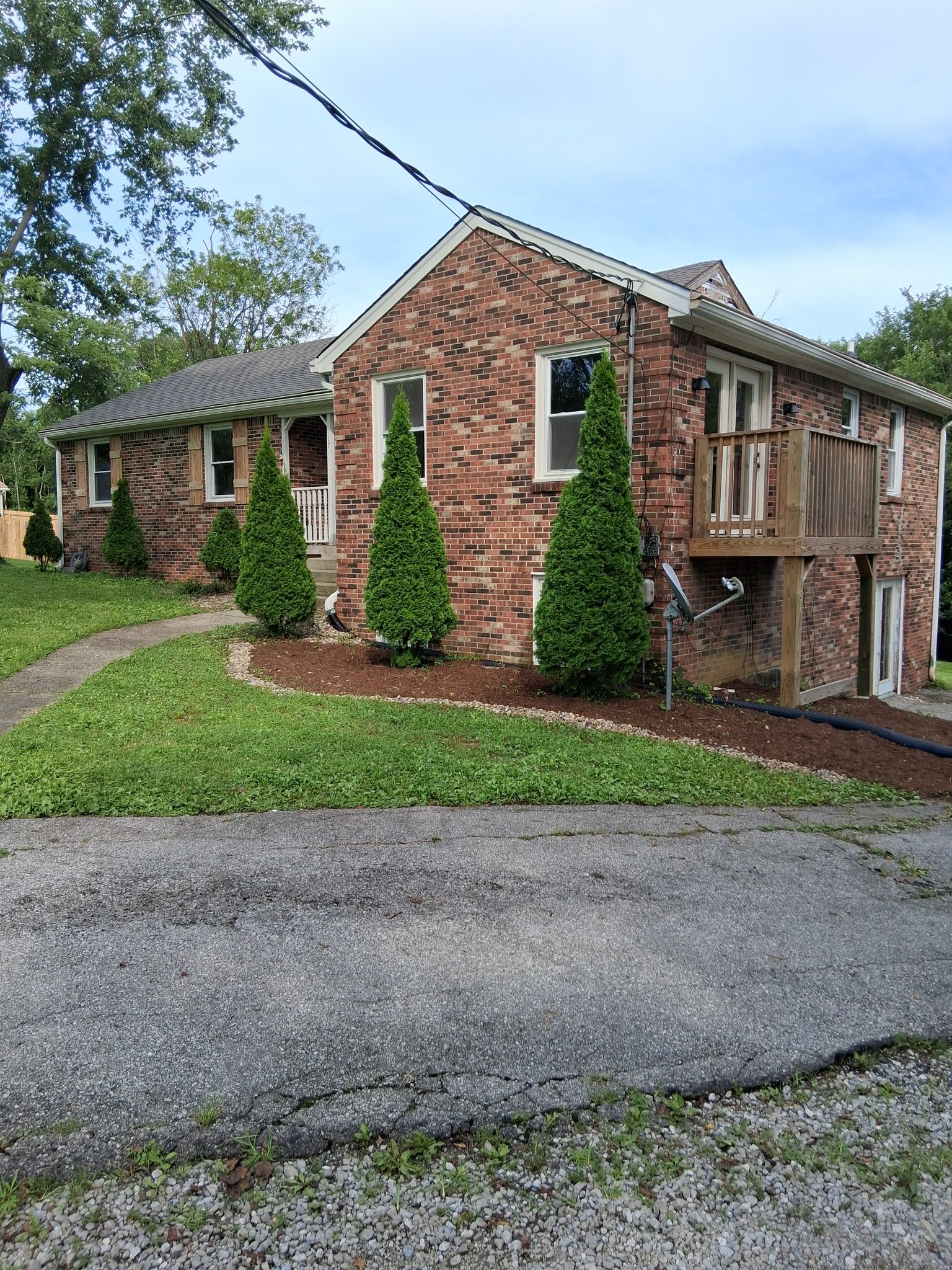 Lagrange House: 1704 reel place