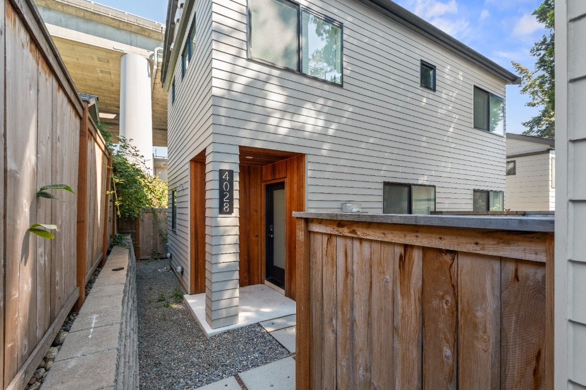Seattle Townhome: 4028 5th Ave NE