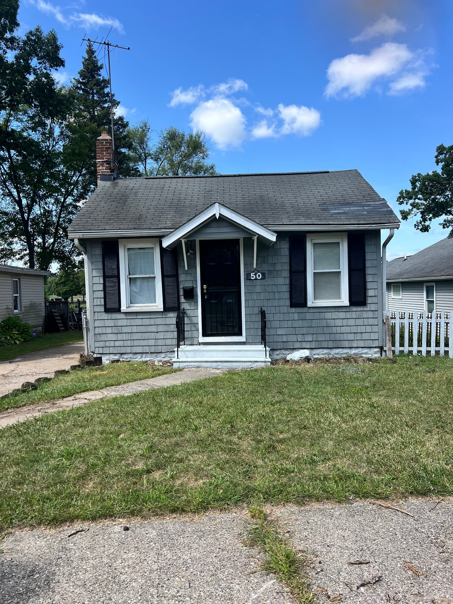 Pontiac House: 50 Myra