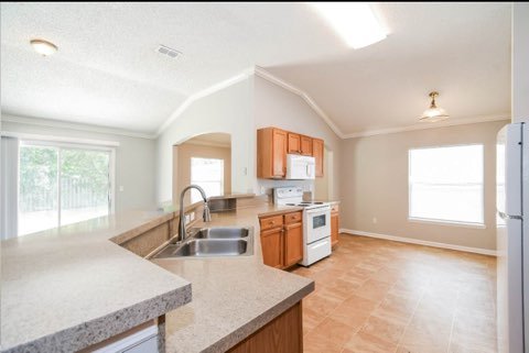 jacksonville House: 9284 Thunderbolt Dr