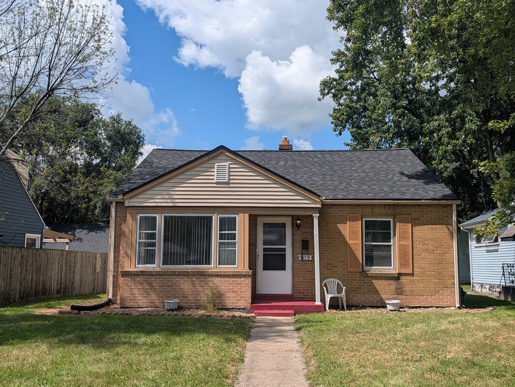 Kankakee House: 459 S Nelson