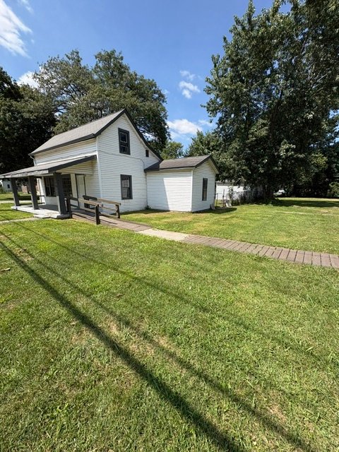 Indianapolis House: 938 W Hanna Ave