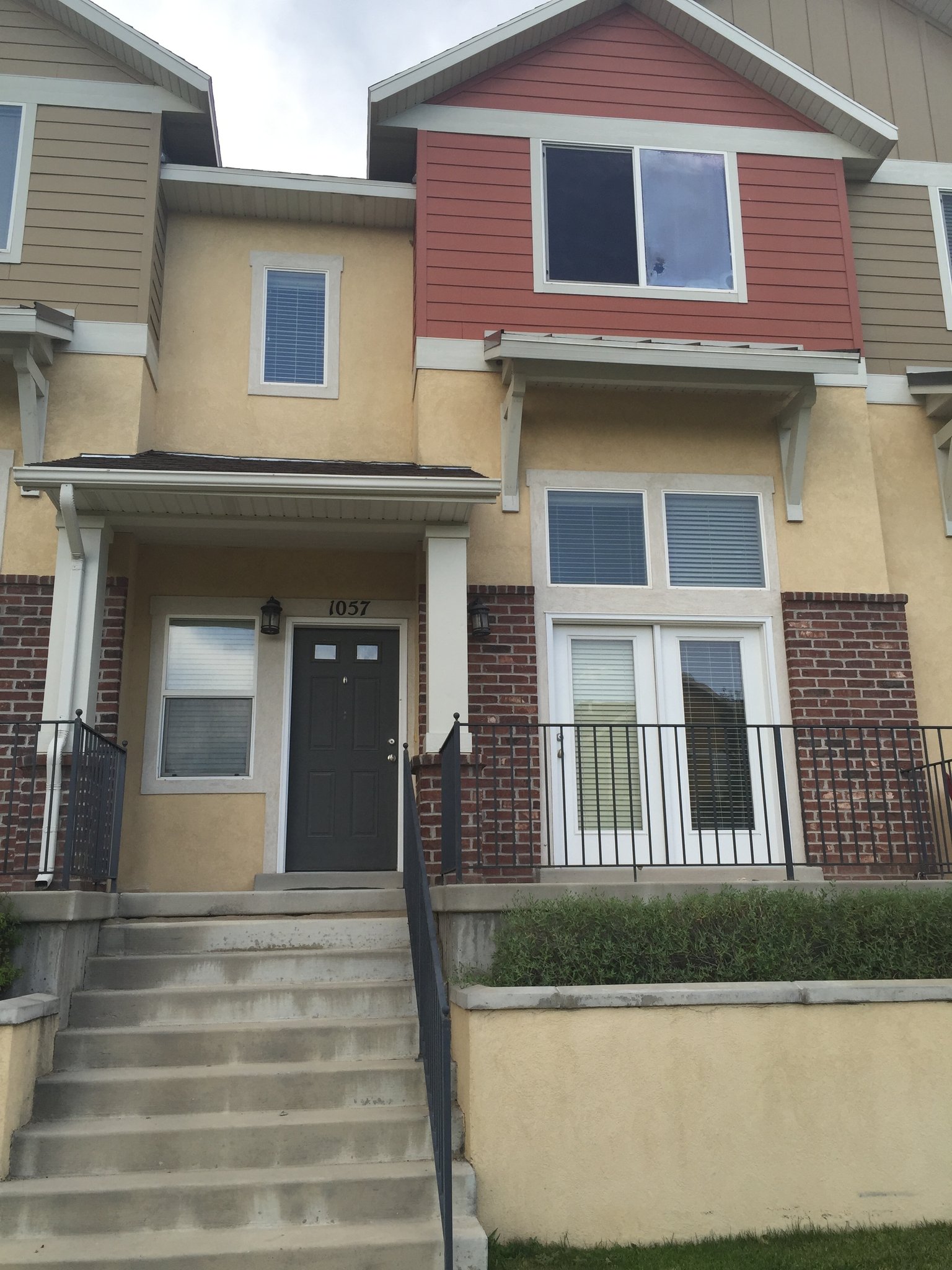 Sandy Townhome: 1057 Garden Bend Place