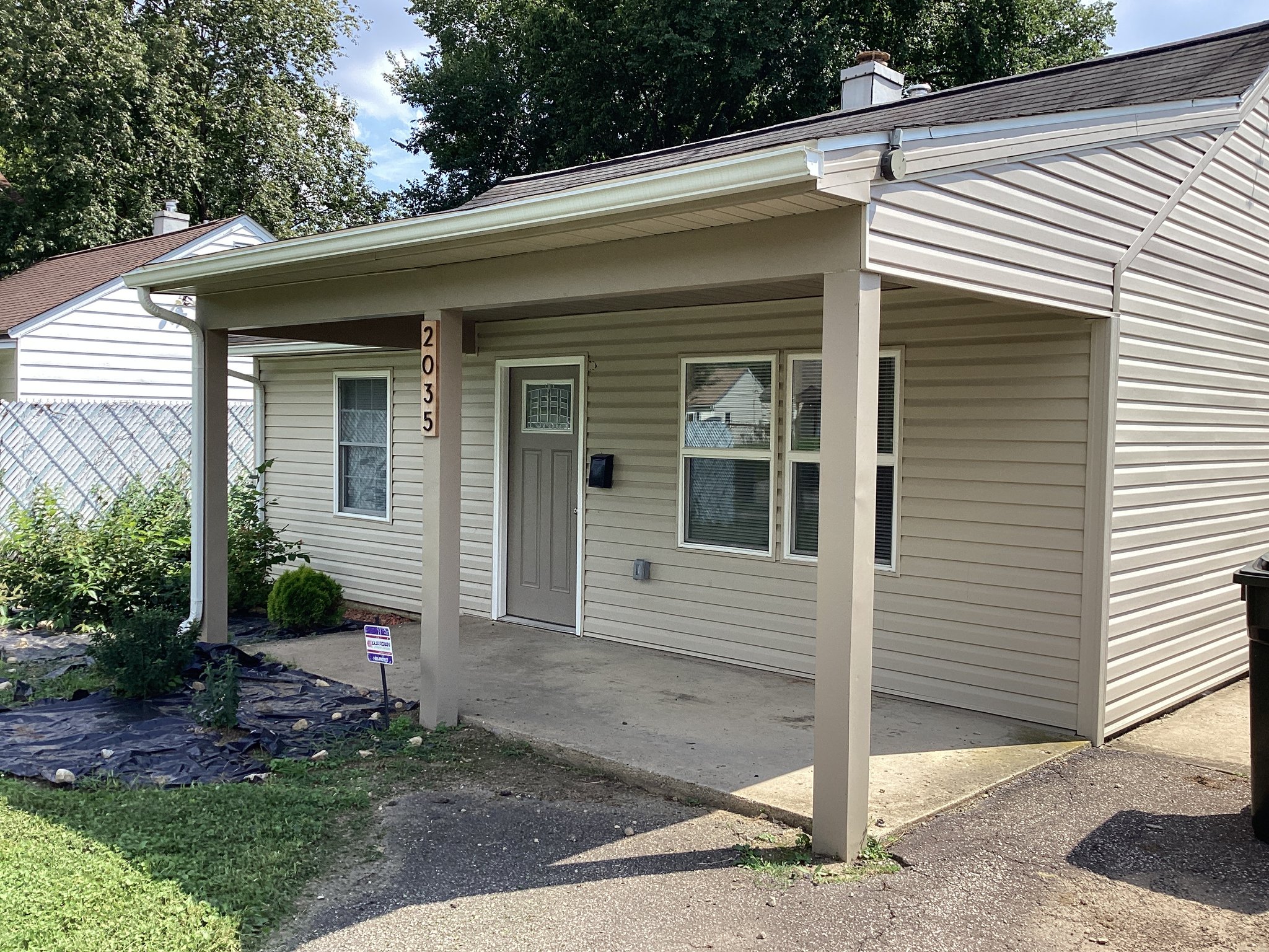 Columbus House: 2035 Margaret Ave