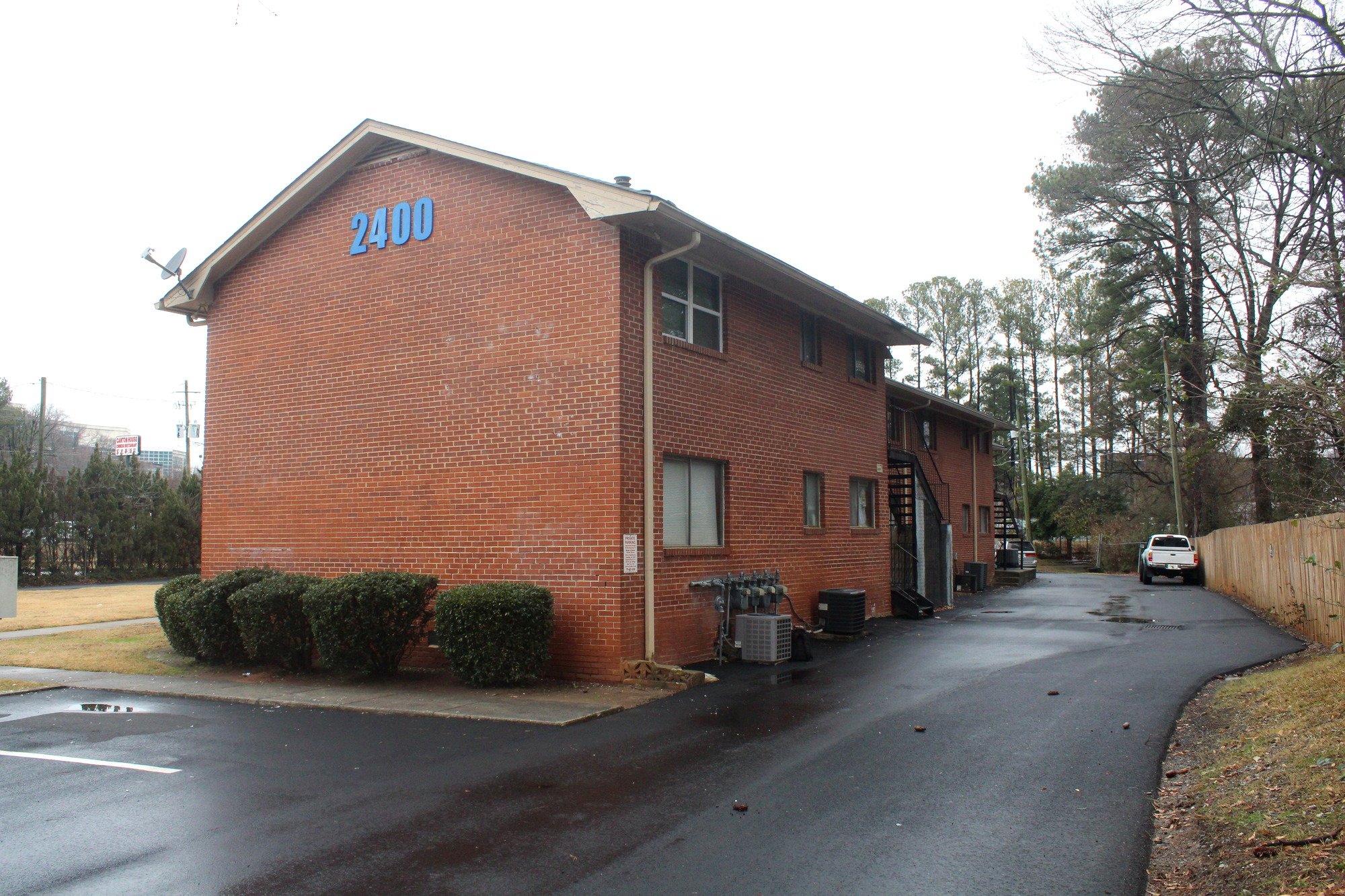 Atlanta Apartment: 2400 Beverly Hills Drive
