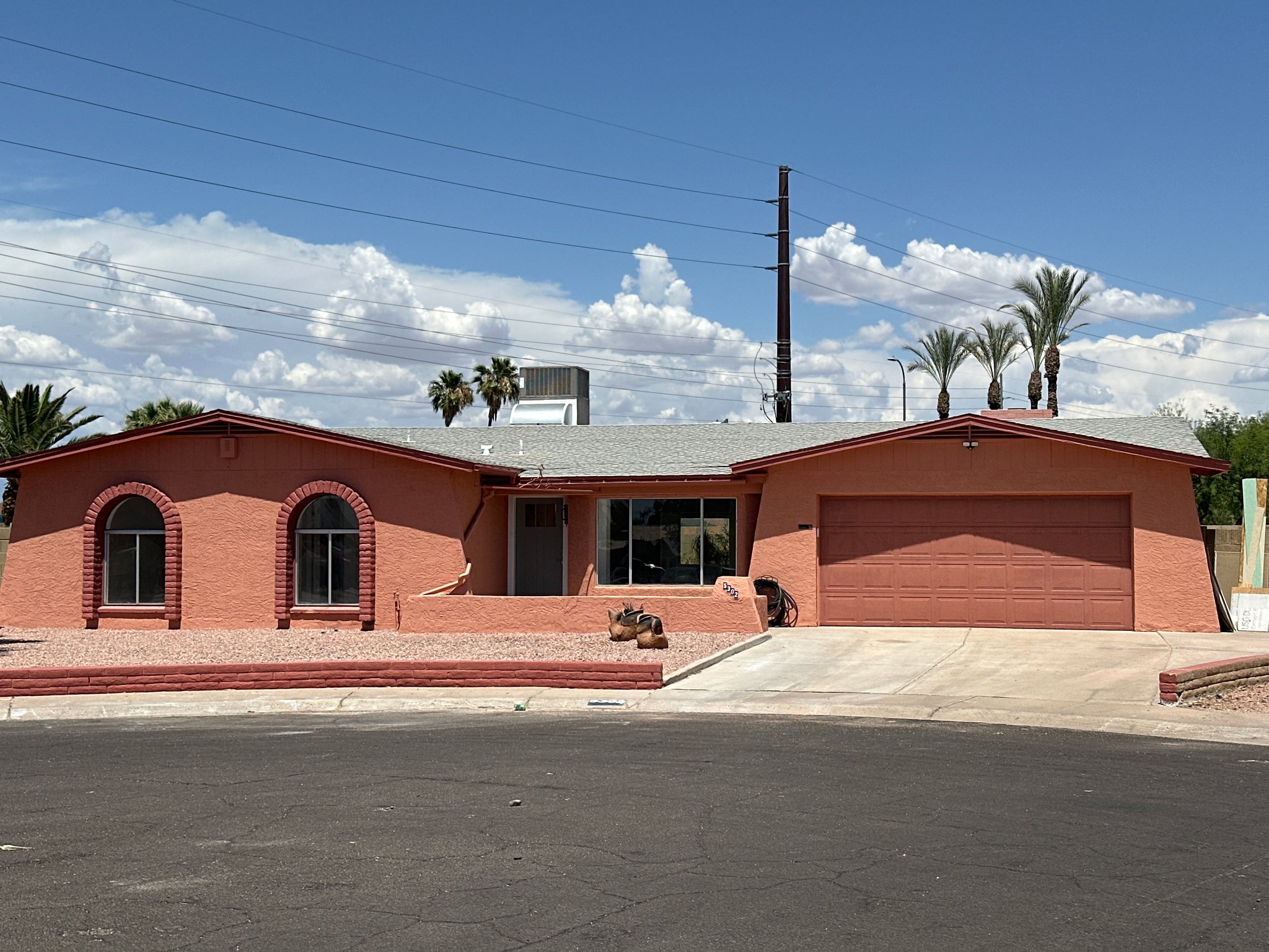 Glendale House: 5302 W Puget Ave
