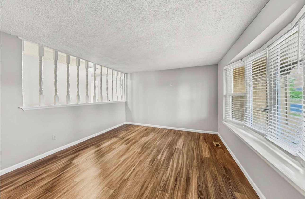 Aurora House: 19398 E 58th Dr