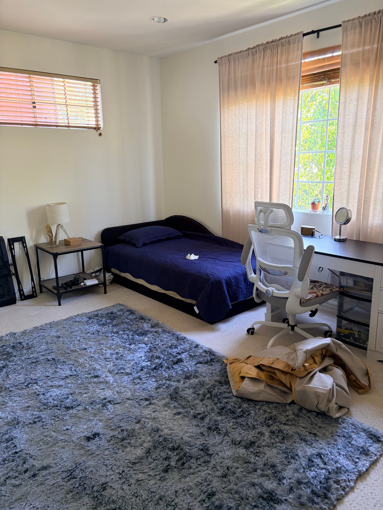 Los Angeles Single Room: 1601 Hilts Ave