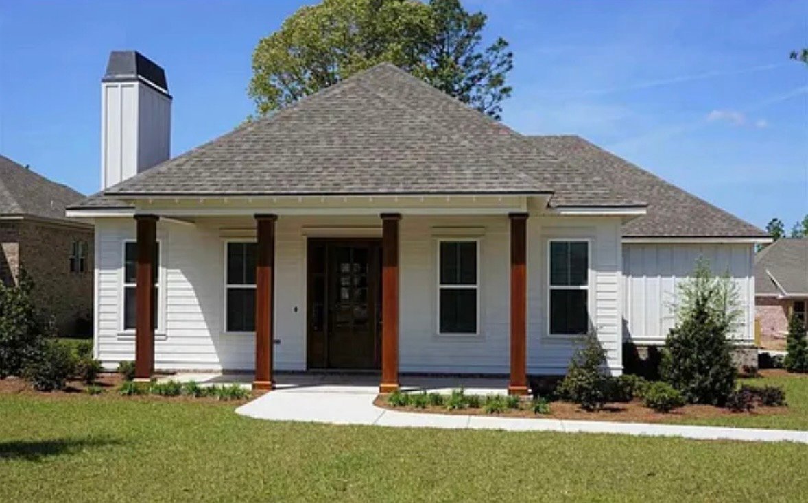 Fairhope House: 492 Boulder Creek Ave