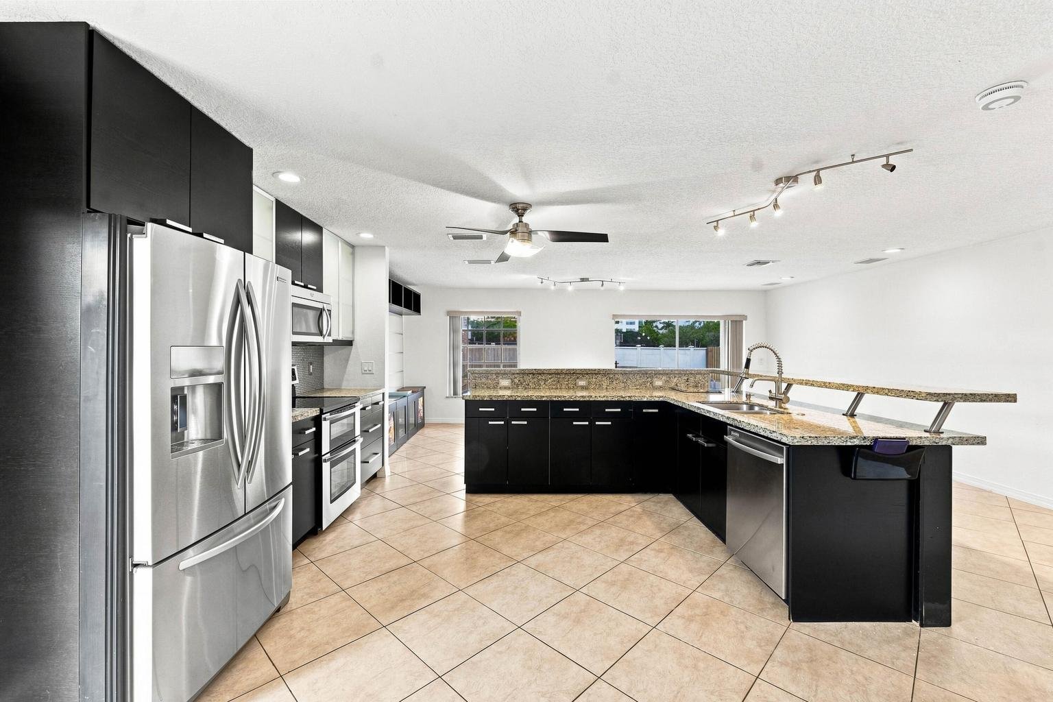 Coral Springs House: 3310 NW 90th Avenue S