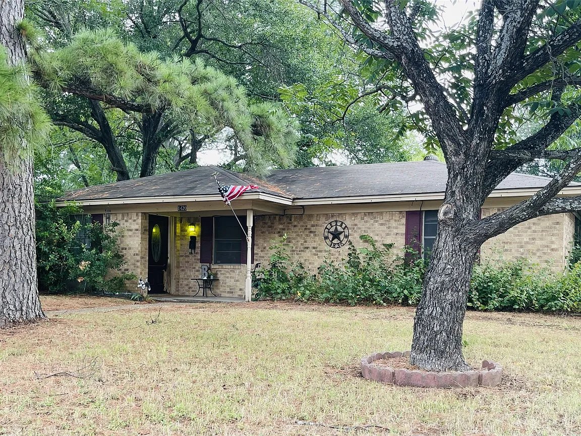 Corsicana House: 1420 Sycamore Avw