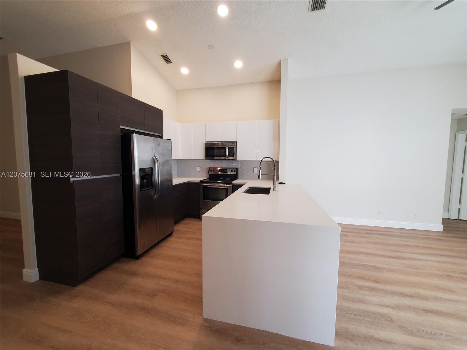 Weston House: 858 Briar Ridge Road