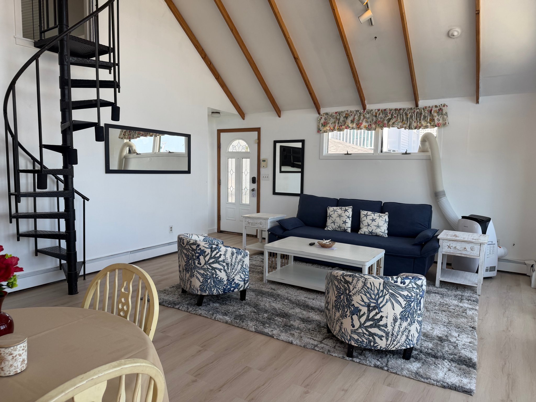 Hampton Condo: 59 Ocean Blvd