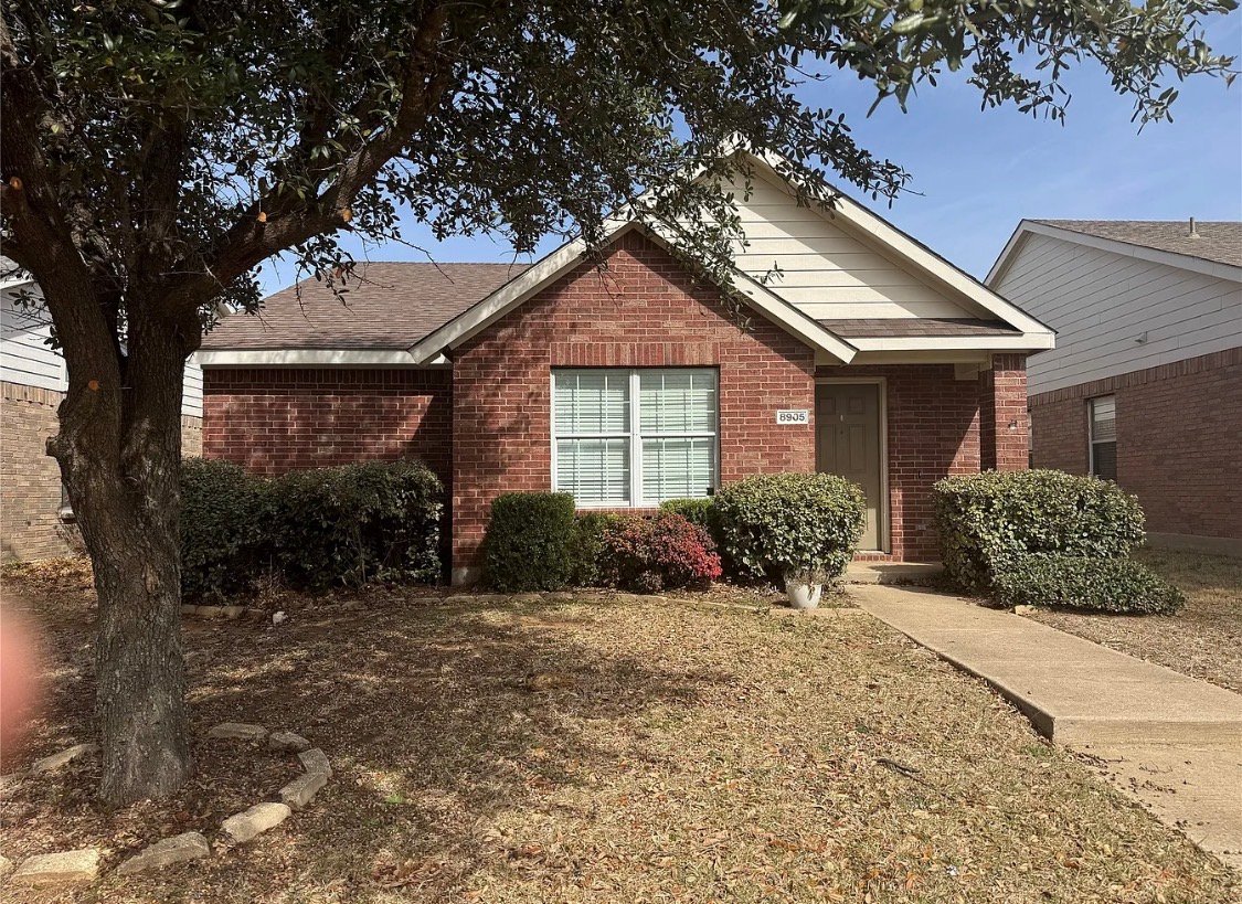 Aubrey House: 8905 Stewart St