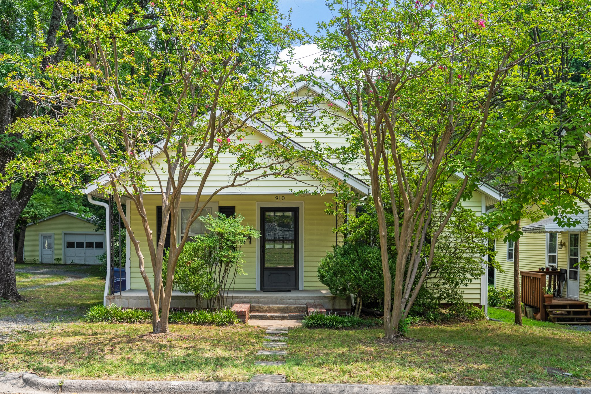 Durham House: 910 Iredell Street